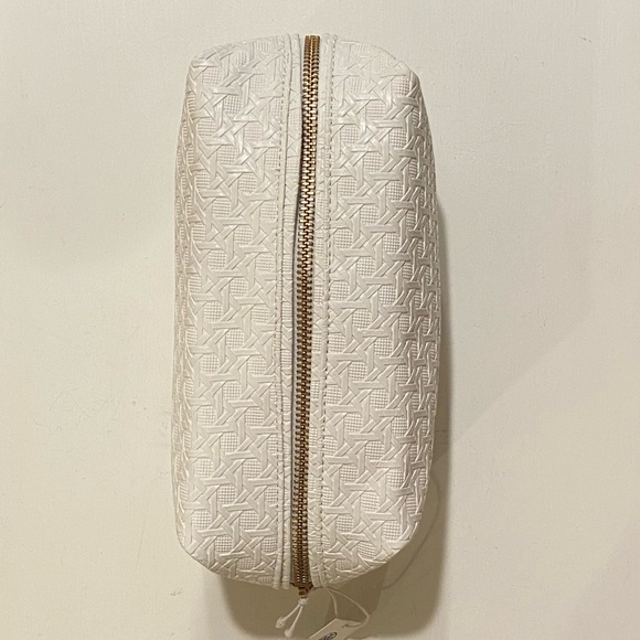 NWT Tory Burch White Basketweave Cosmetic Case Bag Gold Signature Hardware - Picture 16 of 16